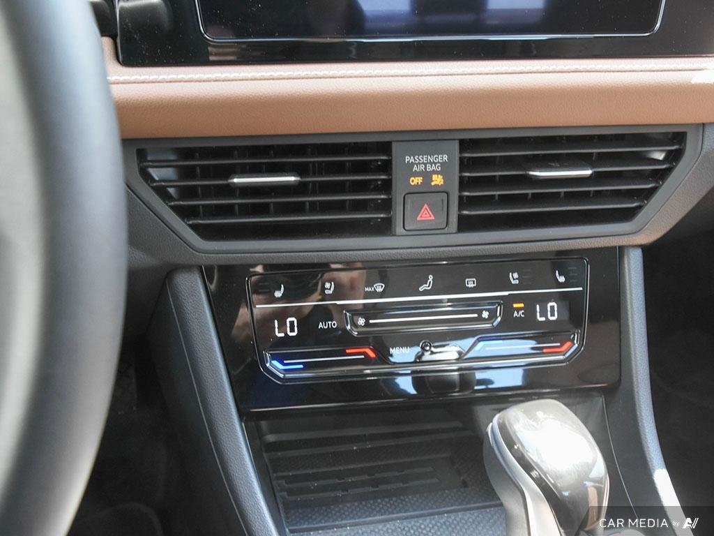 2025 Volkswagen Jetta Highline Auto