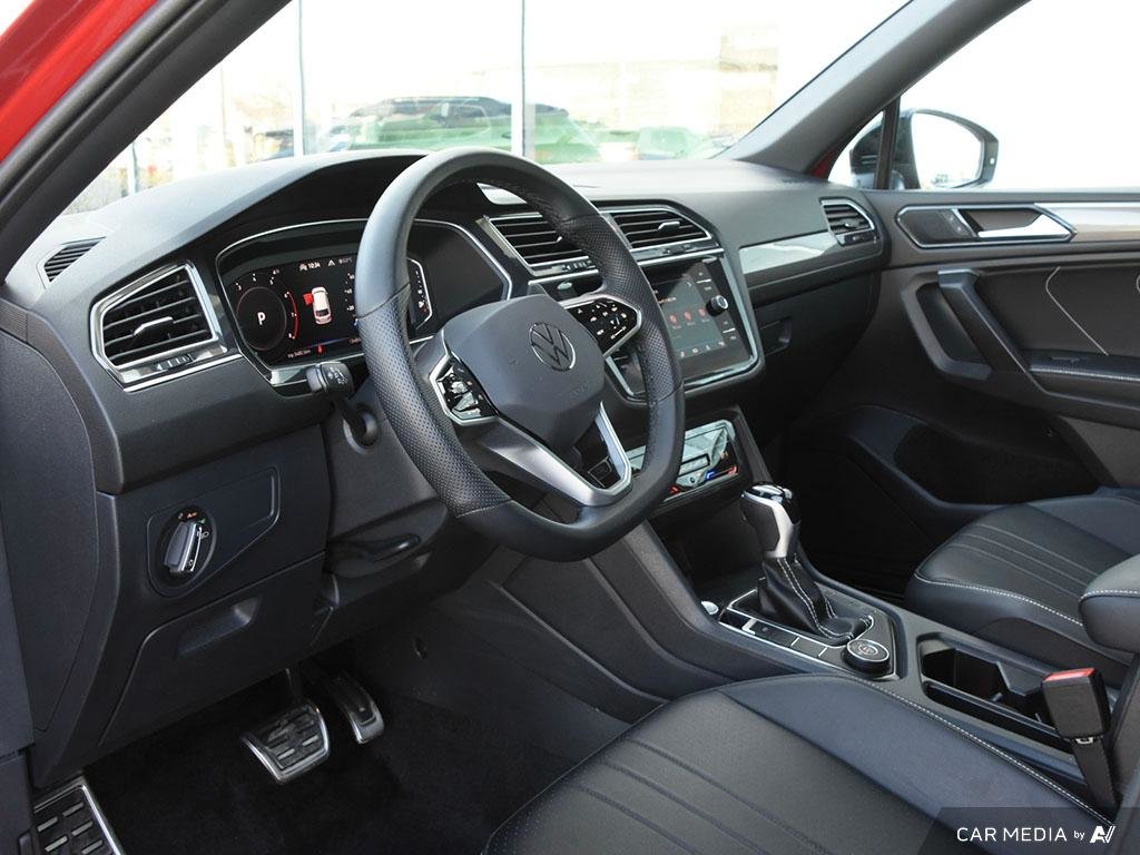 2024 Volkswagen Tiguan Comfortline R-Line Black 2.0T 8sp at w/Tip 4M