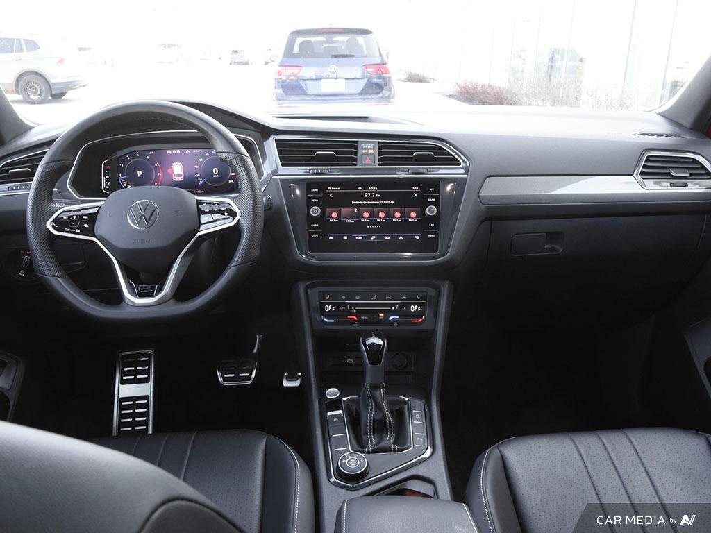 2024 Volkswagen Tiguan Comfortline R-Line Black 2.0T 8sp at w/Tip 4M