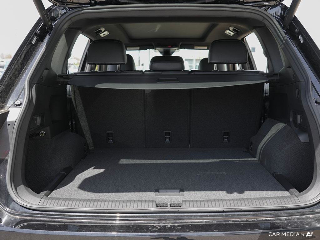 2024 Volkswagen Tiguan Comfortline R-Line Black 2.0T 8sp at w/Tip 4M