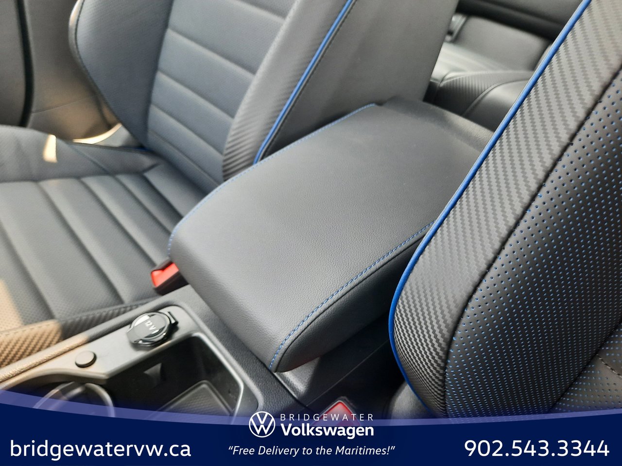 2025 Volkswagen Golf R BASE