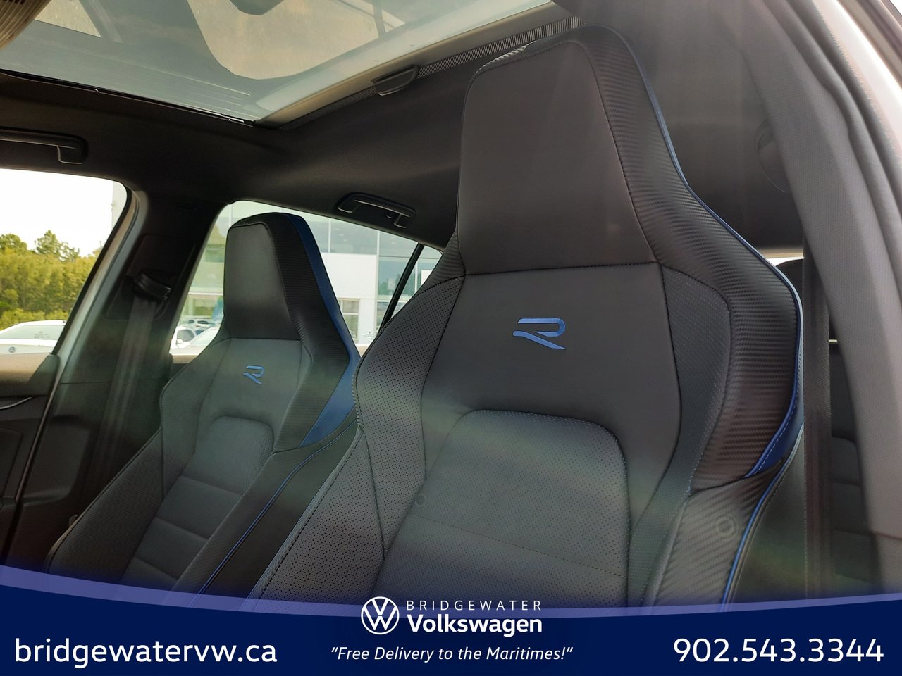2025 Volkswagen Golf R BASE