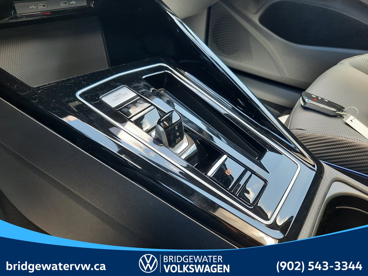 2025 Volkswagen GOLF R BLACK EDITION