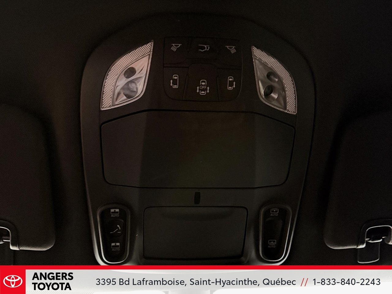 Chrysler Pacifica Hybrid Limited 2023-18