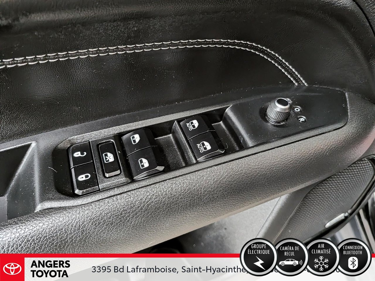 2023 Jeep Compass Altitude-10