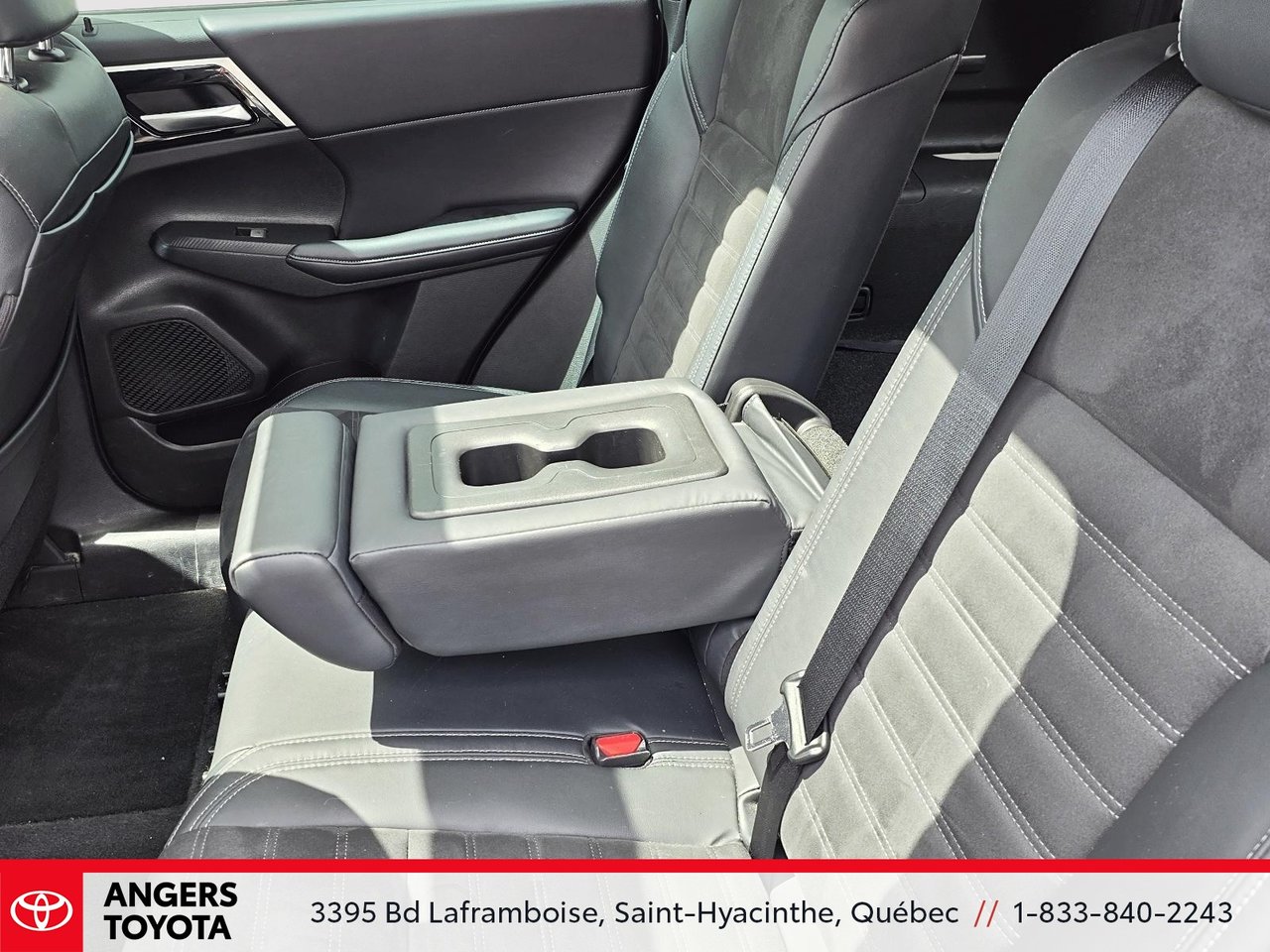 2023 Mitsubishi Outlander SE S-AWD-12