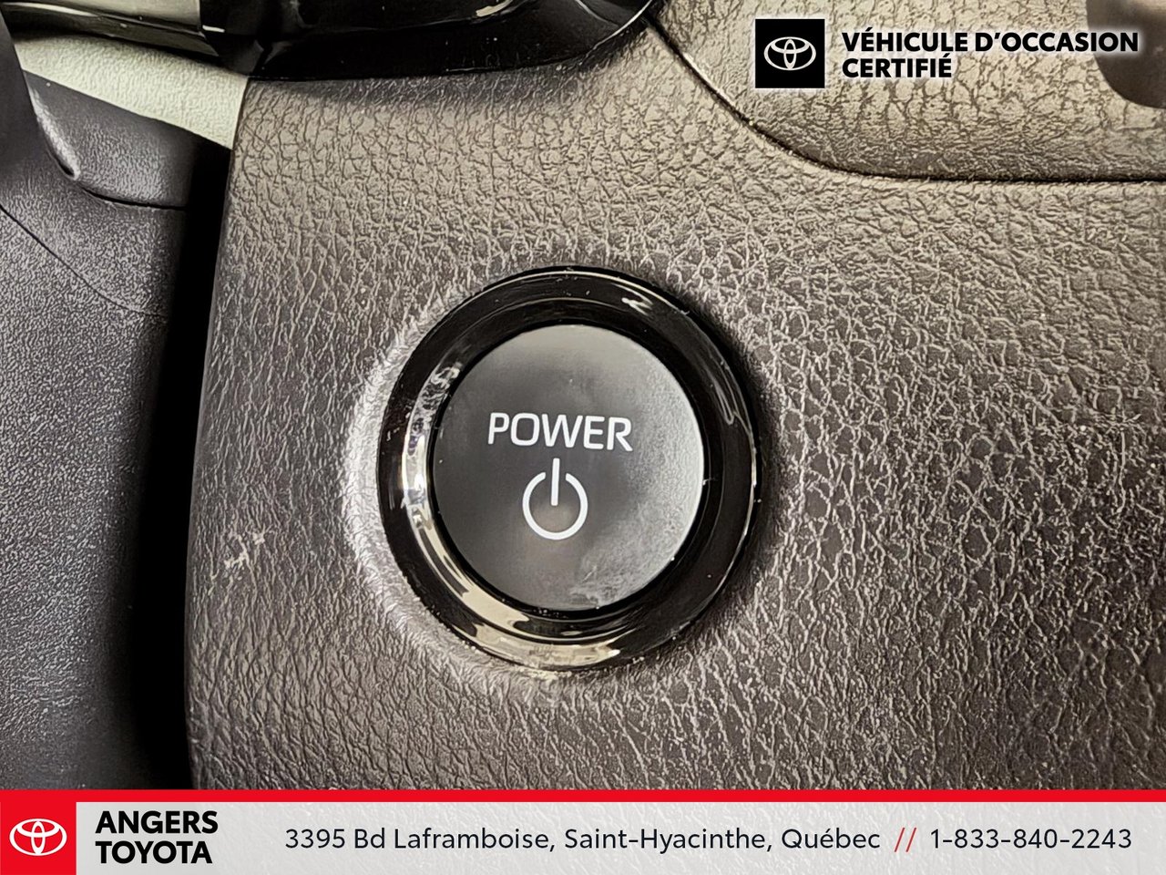 Toyota Camry Hybrid SE 2025-19