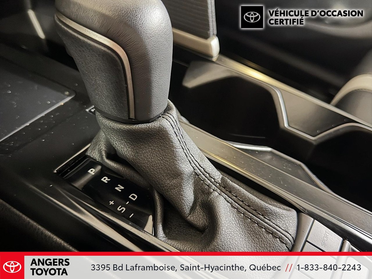 Toyota Camry Hybrid SE 2025-15