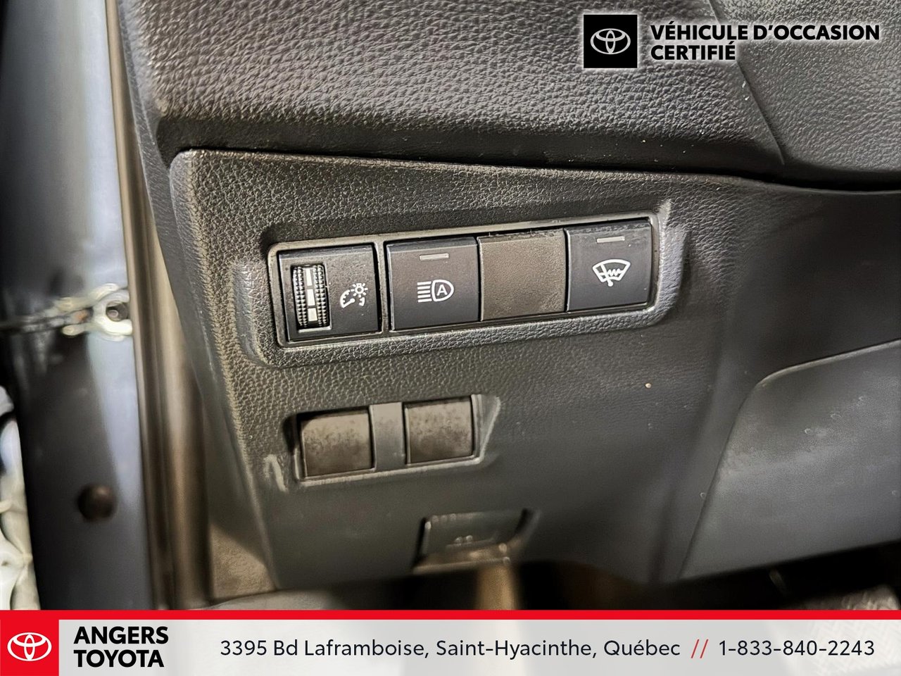 2023 Toyota Corolla Cross LE-12
