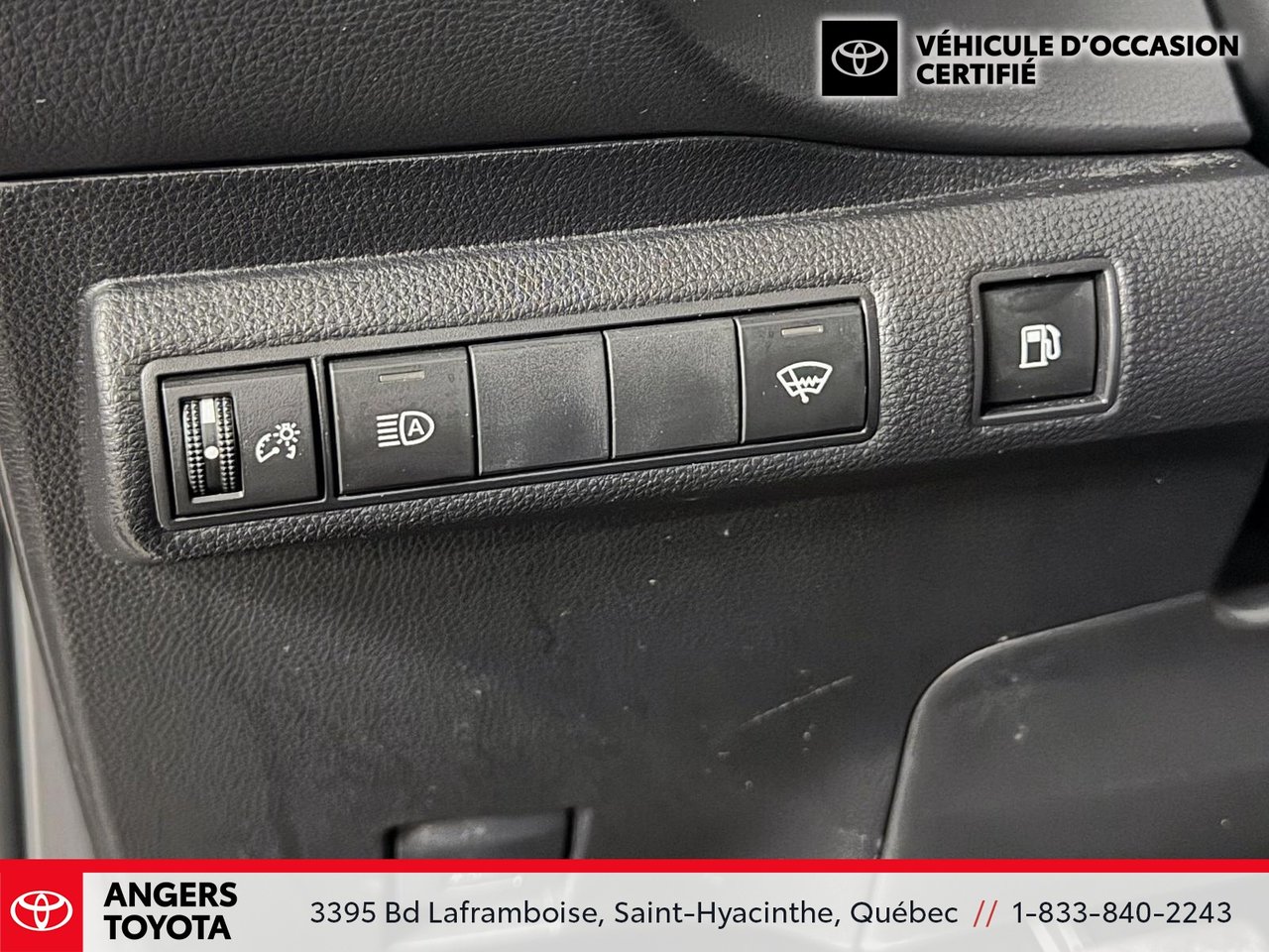 2025 Toyota Corolla Hybrid LE-12