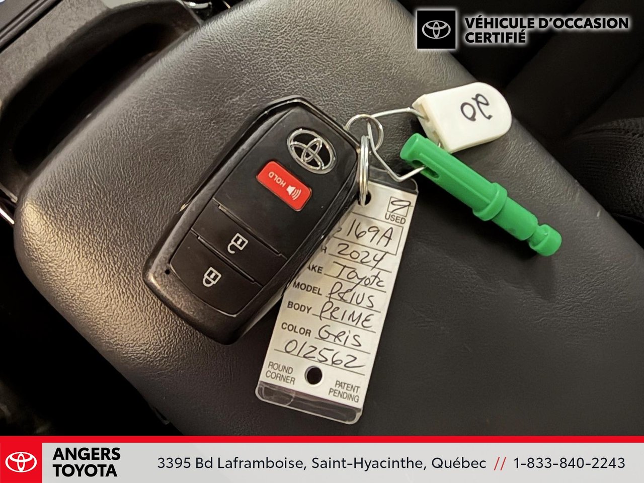 2024 Toyota Prius Plug-in Hybrid SE-26