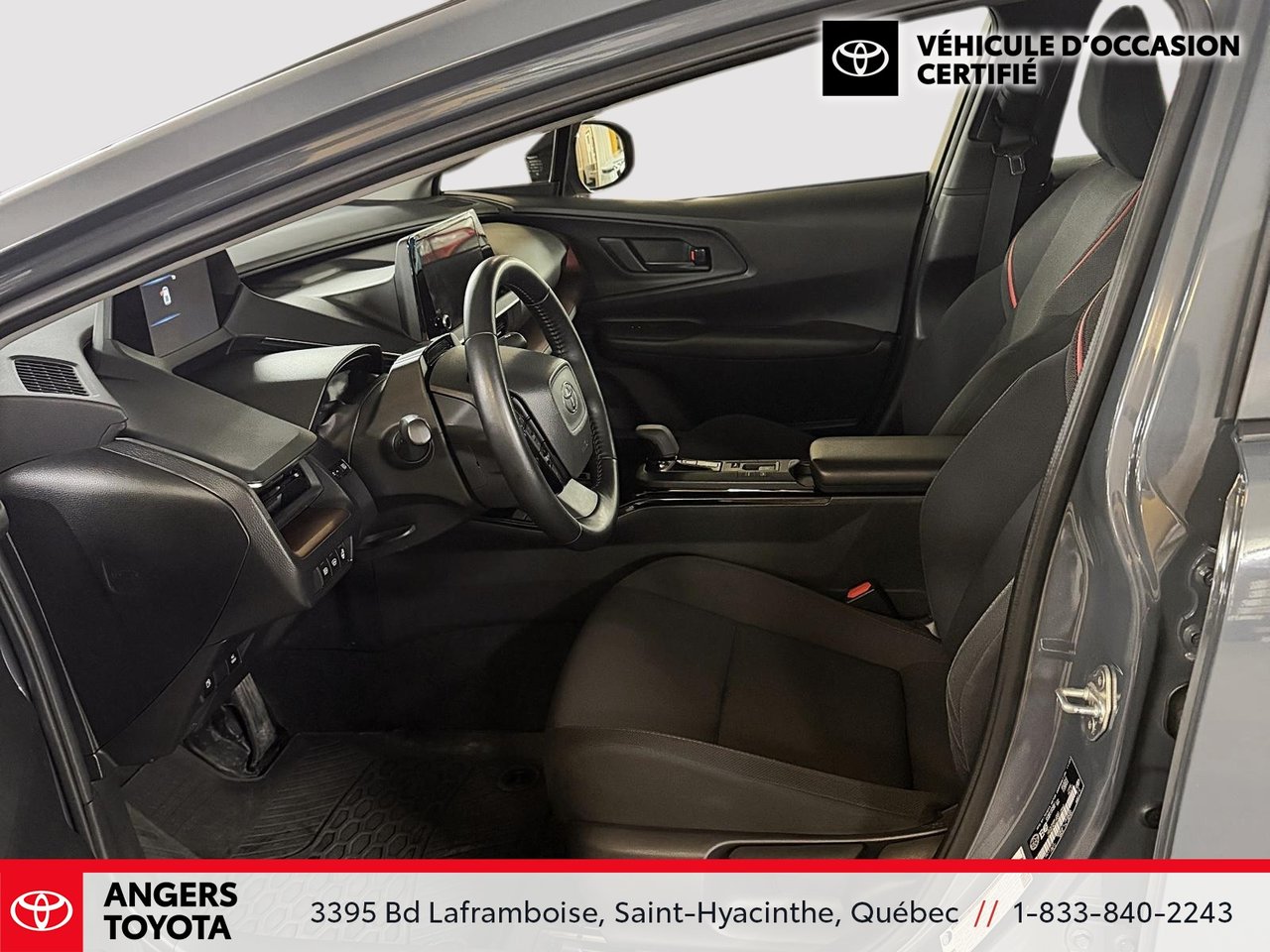 2024 Toyota Prius Plug-in Hybrid SE-7