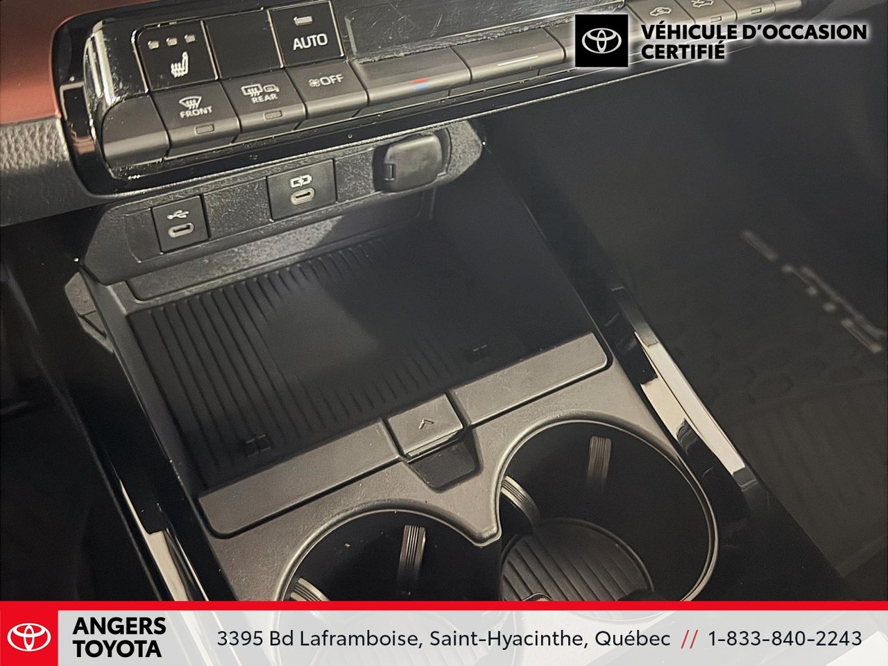 2024 Toyota Prius Plug-in Hybrid SE-19