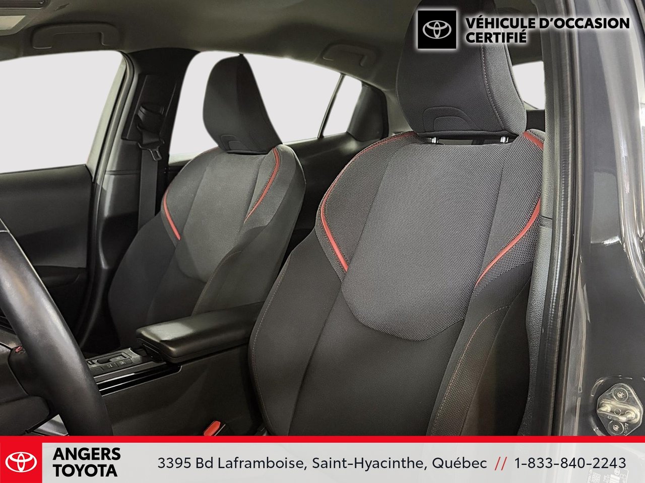 2024 Toyota Prius Plug-in Hybrid SE-6