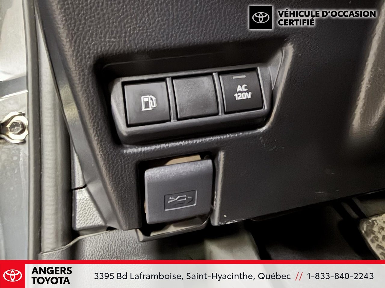 2024 Toyota Prius Plug-in Hybrid SE-13