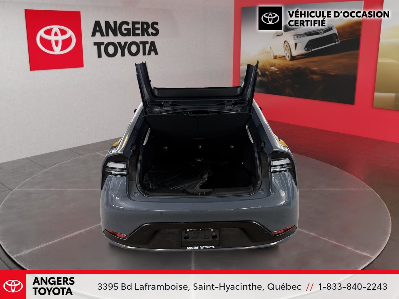 2024 Toyota Prius Plug-in Hybrid SE-21