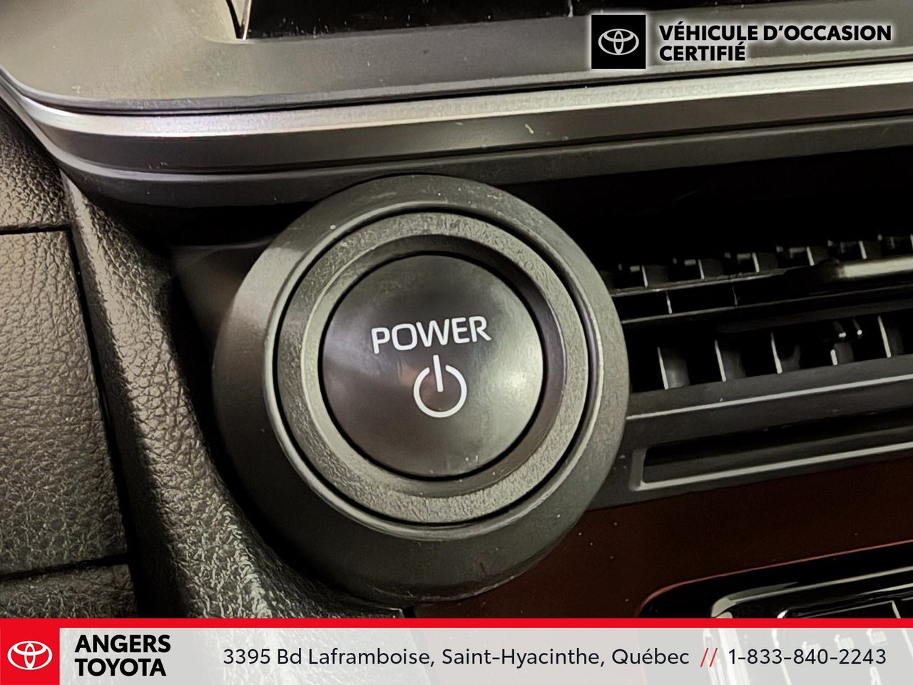 2024 Toyota Prius Plug-in Hybrid SE-18