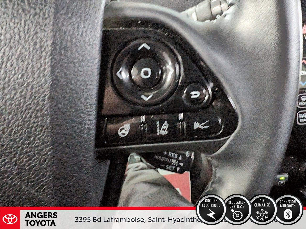 Toyota Prius TECHNOLOGY -E 2019-15