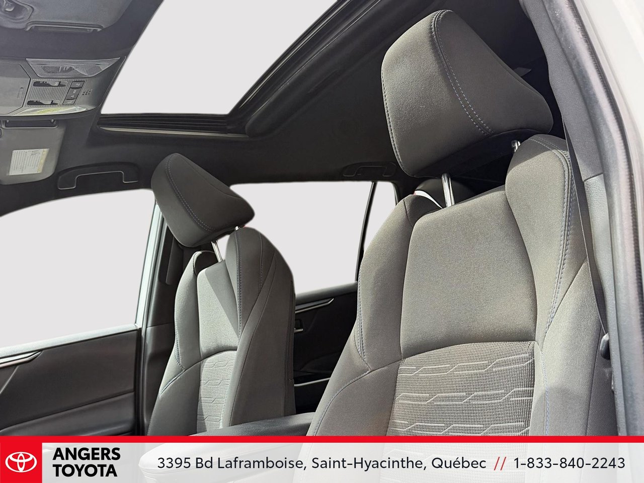 2022 Toyota RAV4 Hybrid SE-11