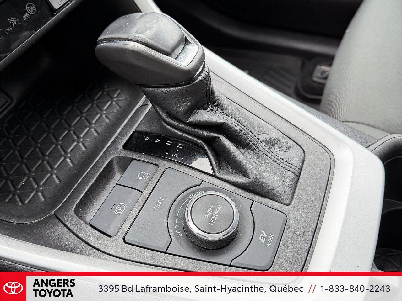2022 Toyota RAV4 Hybrid SE-16