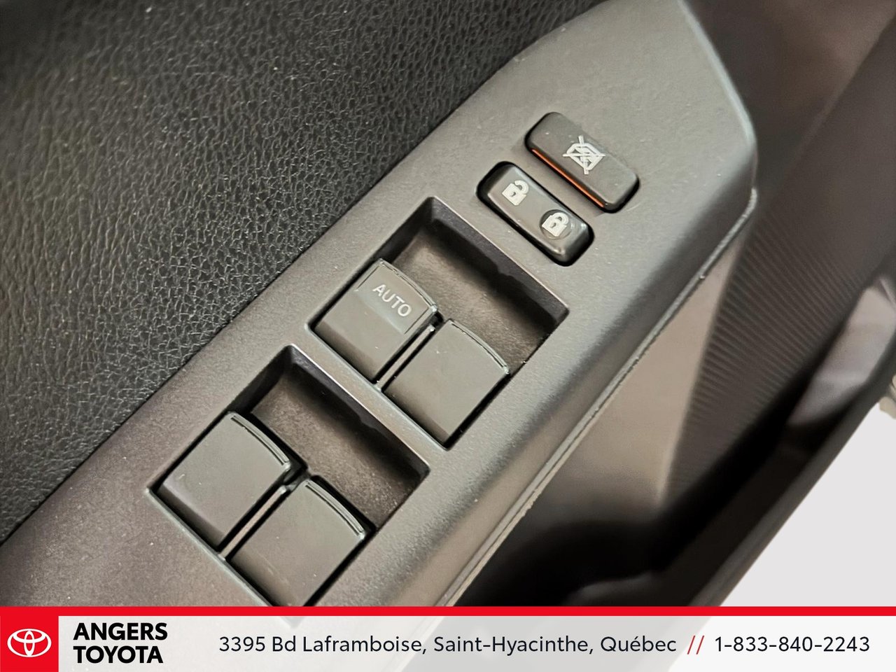 Toyota RAV4 LE 2018-11