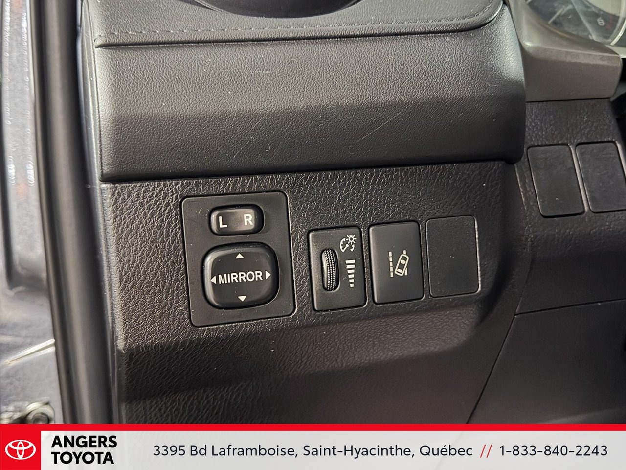 Toyota RAV4 LE 2018-12