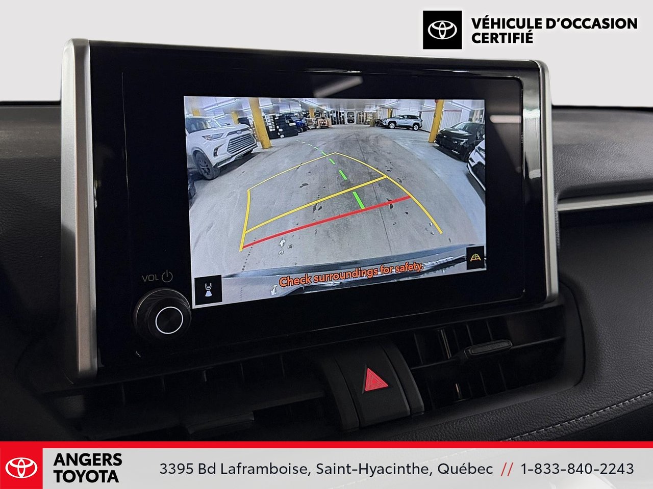 Toyota RAV4 LE 2025-14