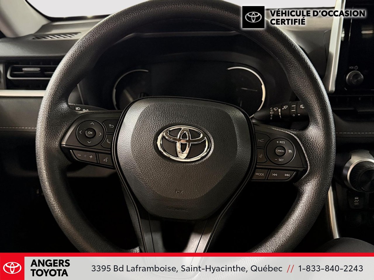 Toyota RAV4 LE 2025-10