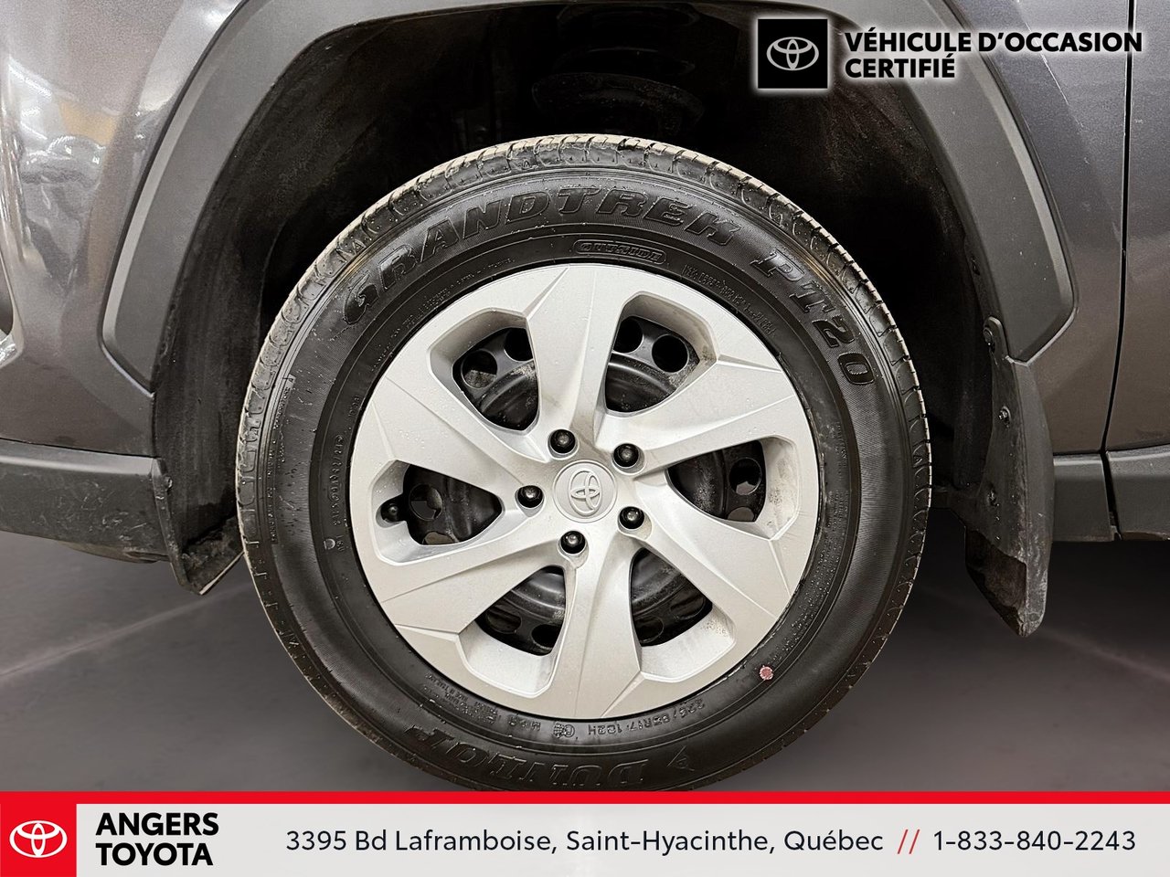 Toyota RAV4 LE 2025-19