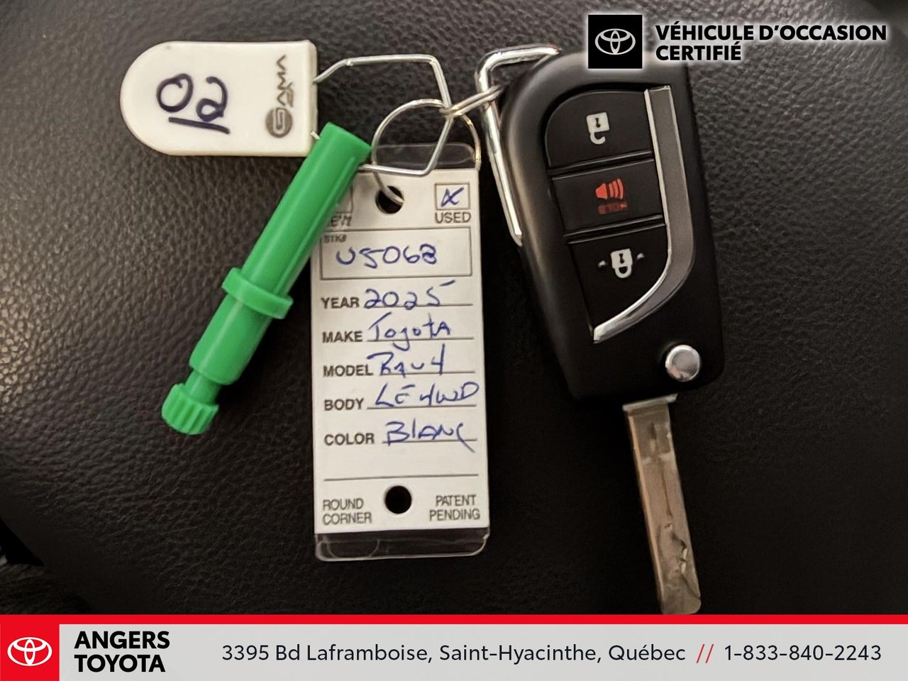 2025 Toyota RAV4 LE-23