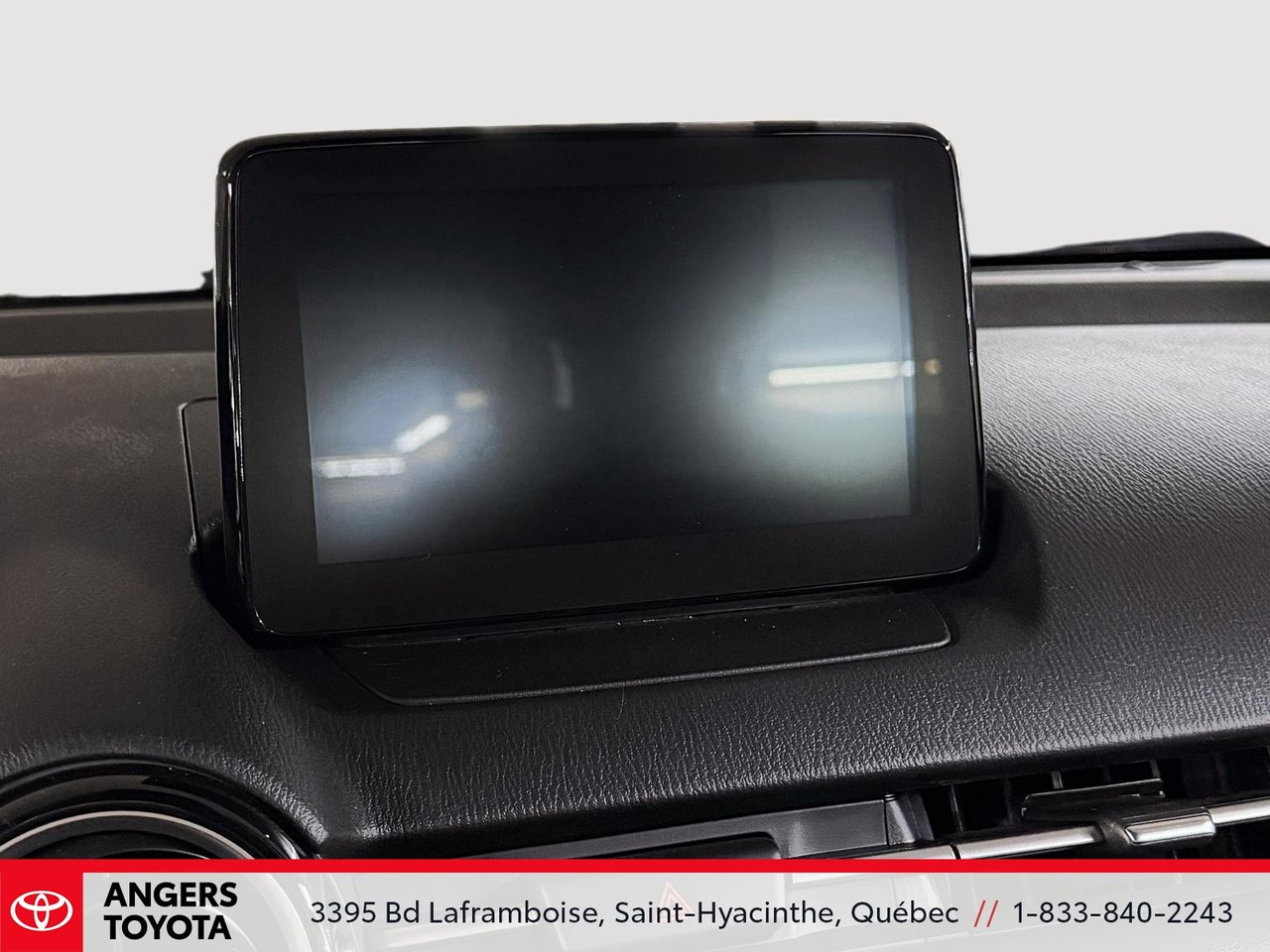 Toyota Yaris Hatchback LE 2020-18