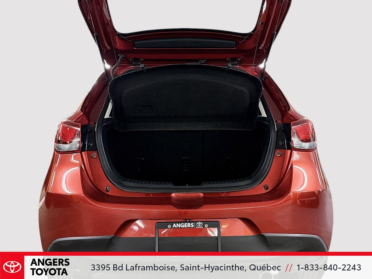 Toyota Yaris Hatchback LE 2020-21
