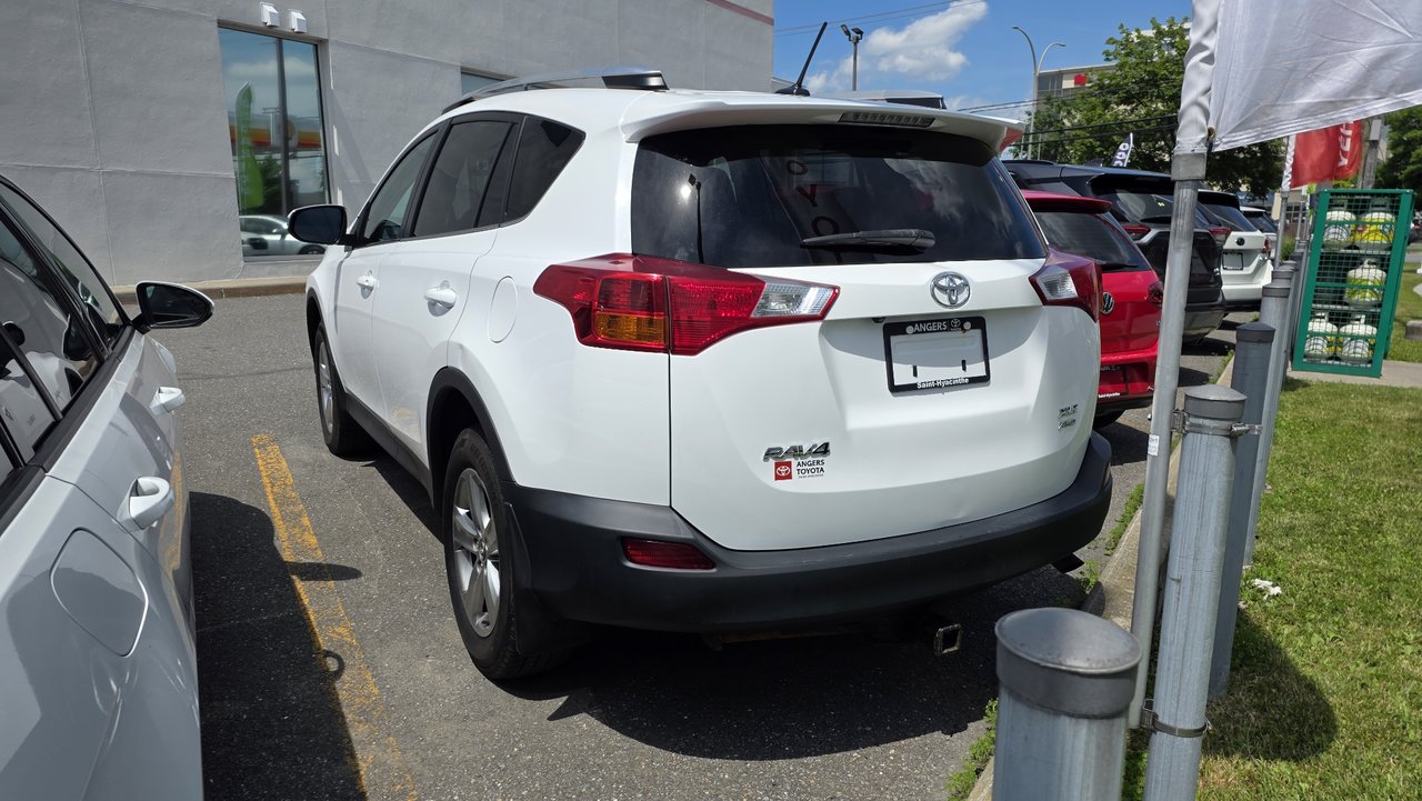 2015 Toyota RAV4 XLE-2