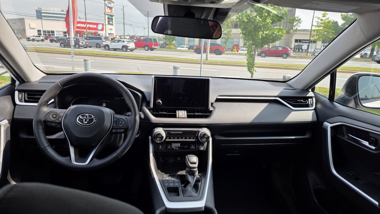 2024 Toyota RAV4 XLE-5