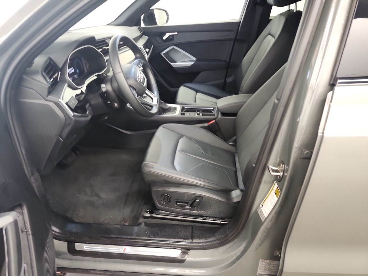 2024 Audi Q3 Komfort Quattro Black Optik-2