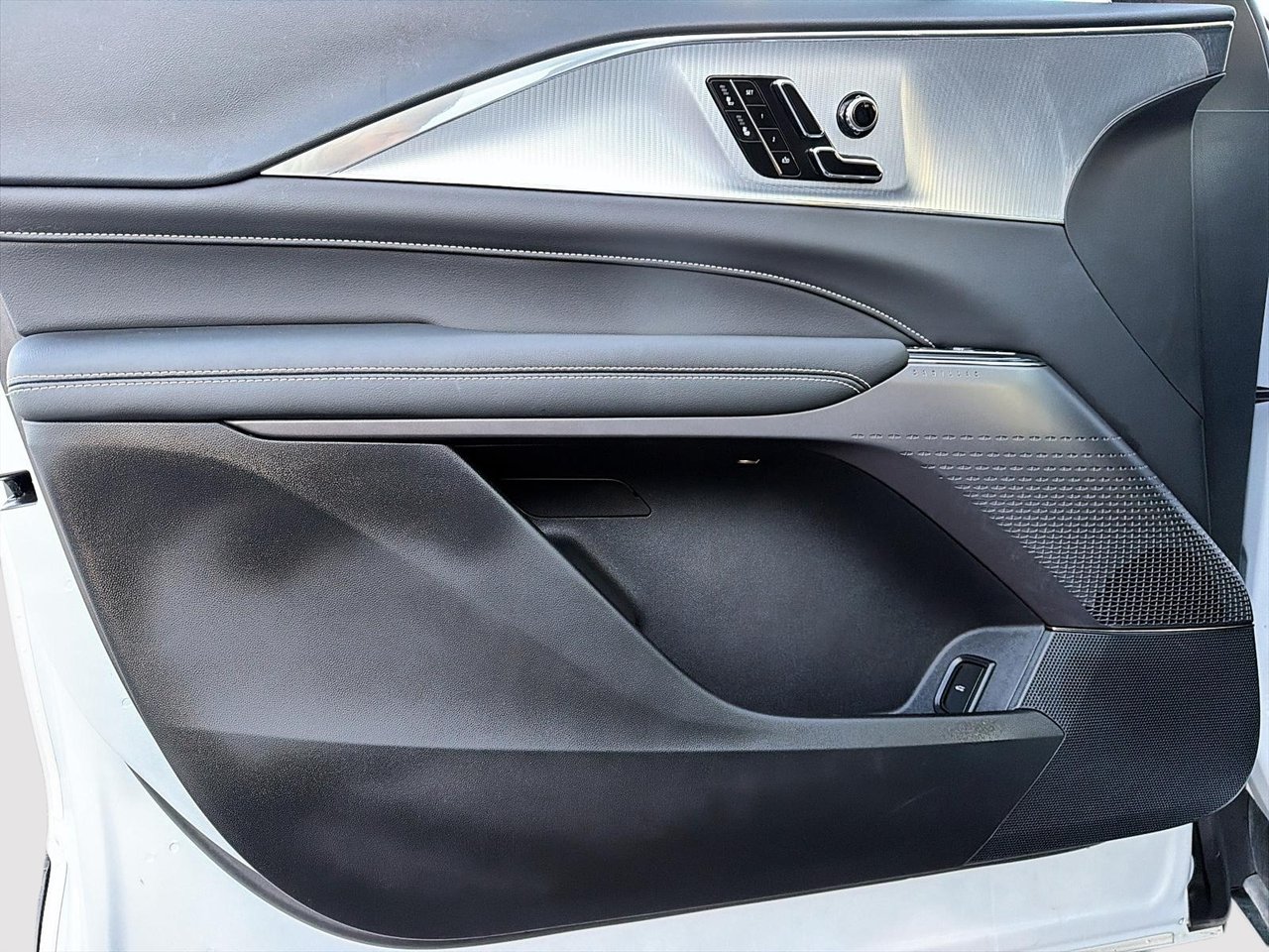 2024 Cadillac LYRIQ TECH AWD-10