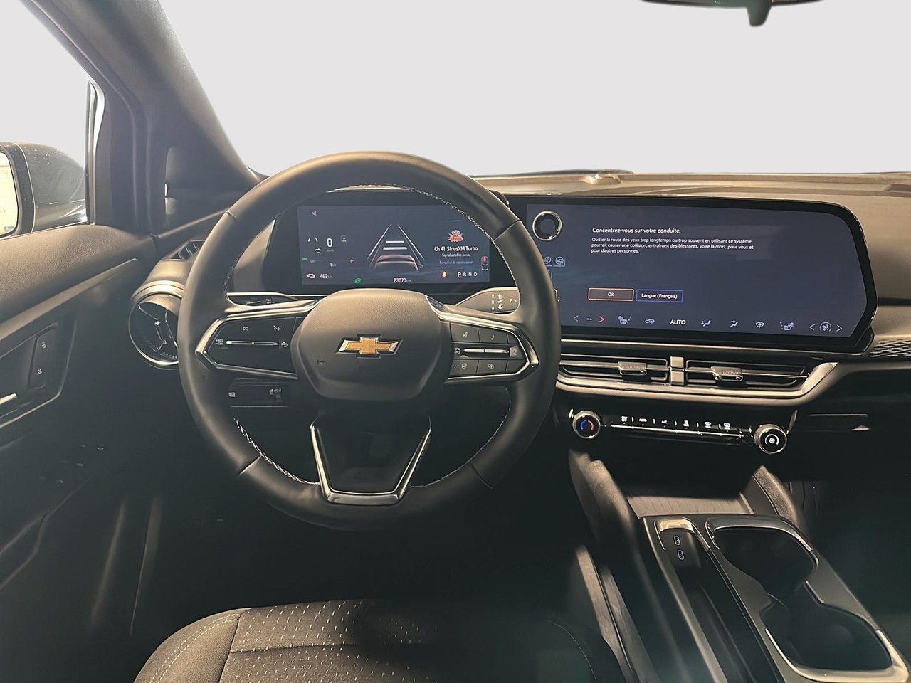 2025 Chevrolet Equinox EV LT-13