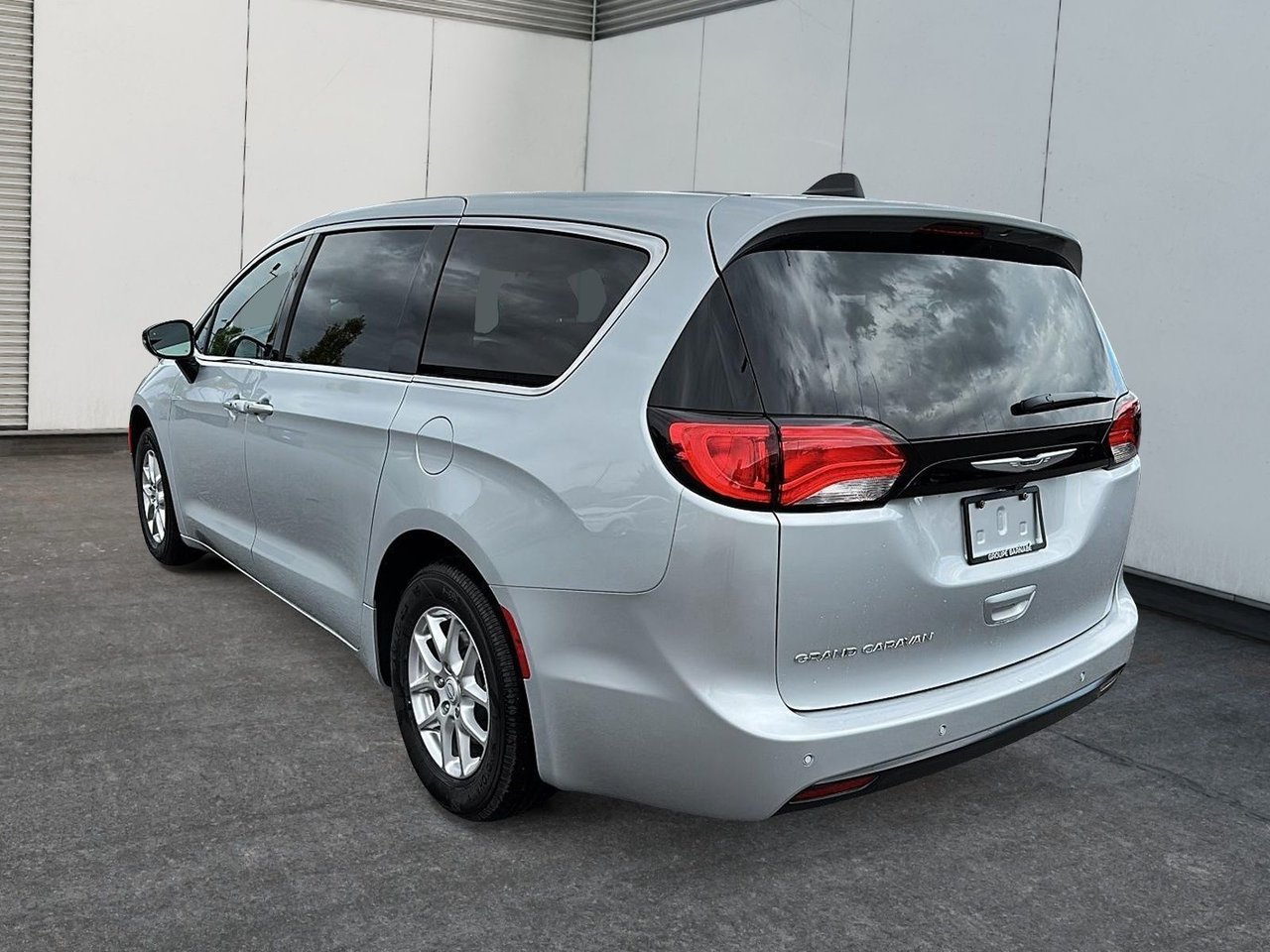 Chrysler Grand Caravan SXT 2024-4