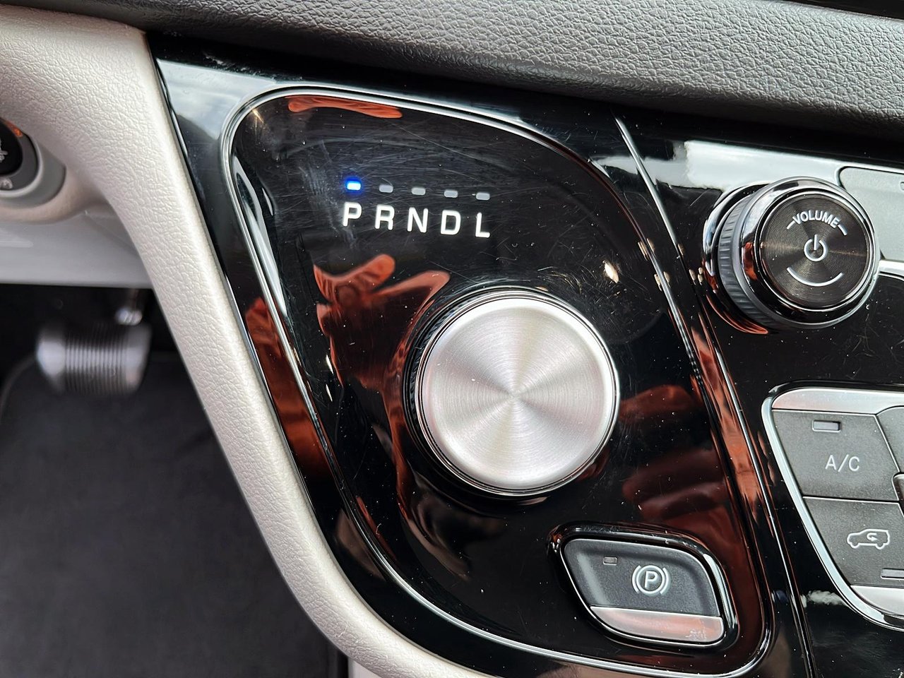 Chrysler Grand Caravan SXT 2024-14