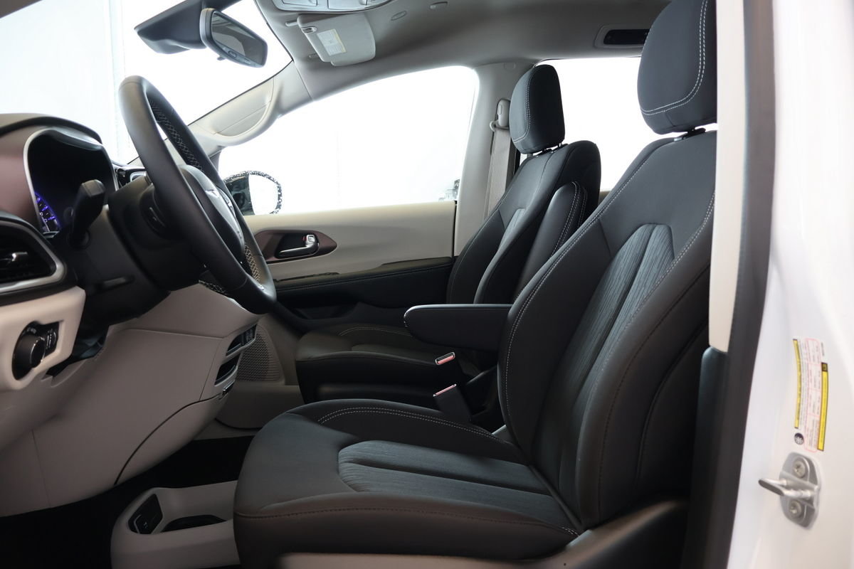 Chrysler Grand Caravan SXT 2024-9