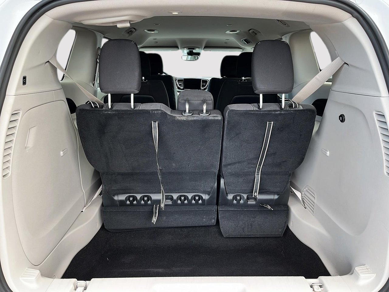 Chrysler Grand Caravan SXT 2024-5
