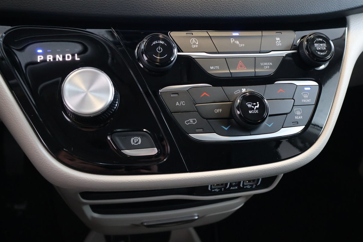 Chrysler Grand Caravan SXT 2024-12