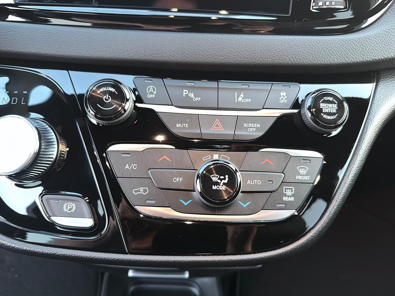 2026 Chrysler Grand Caravan SXT-12