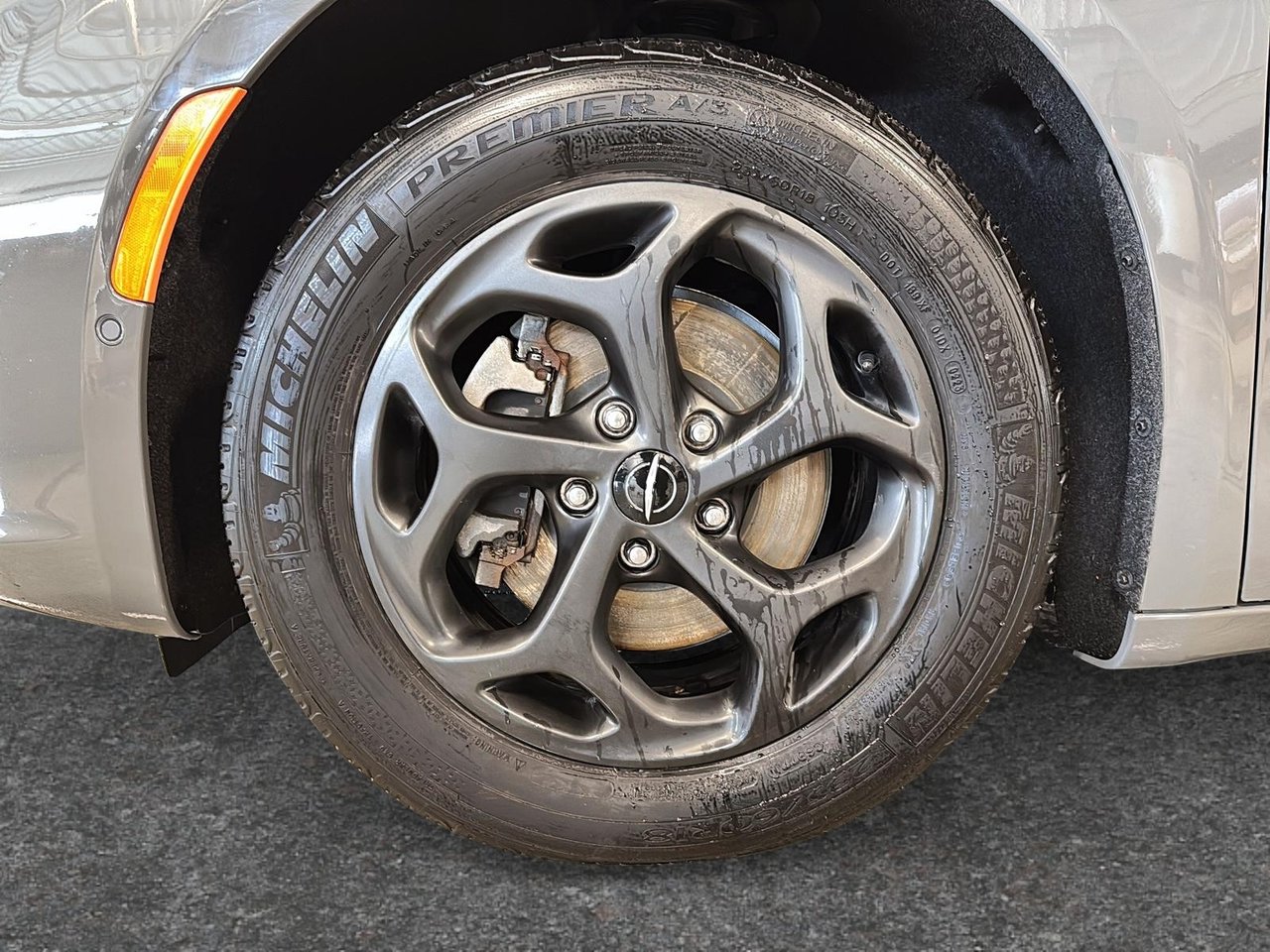 Chrysler Pacifica Hybrid Touring L 2023-6