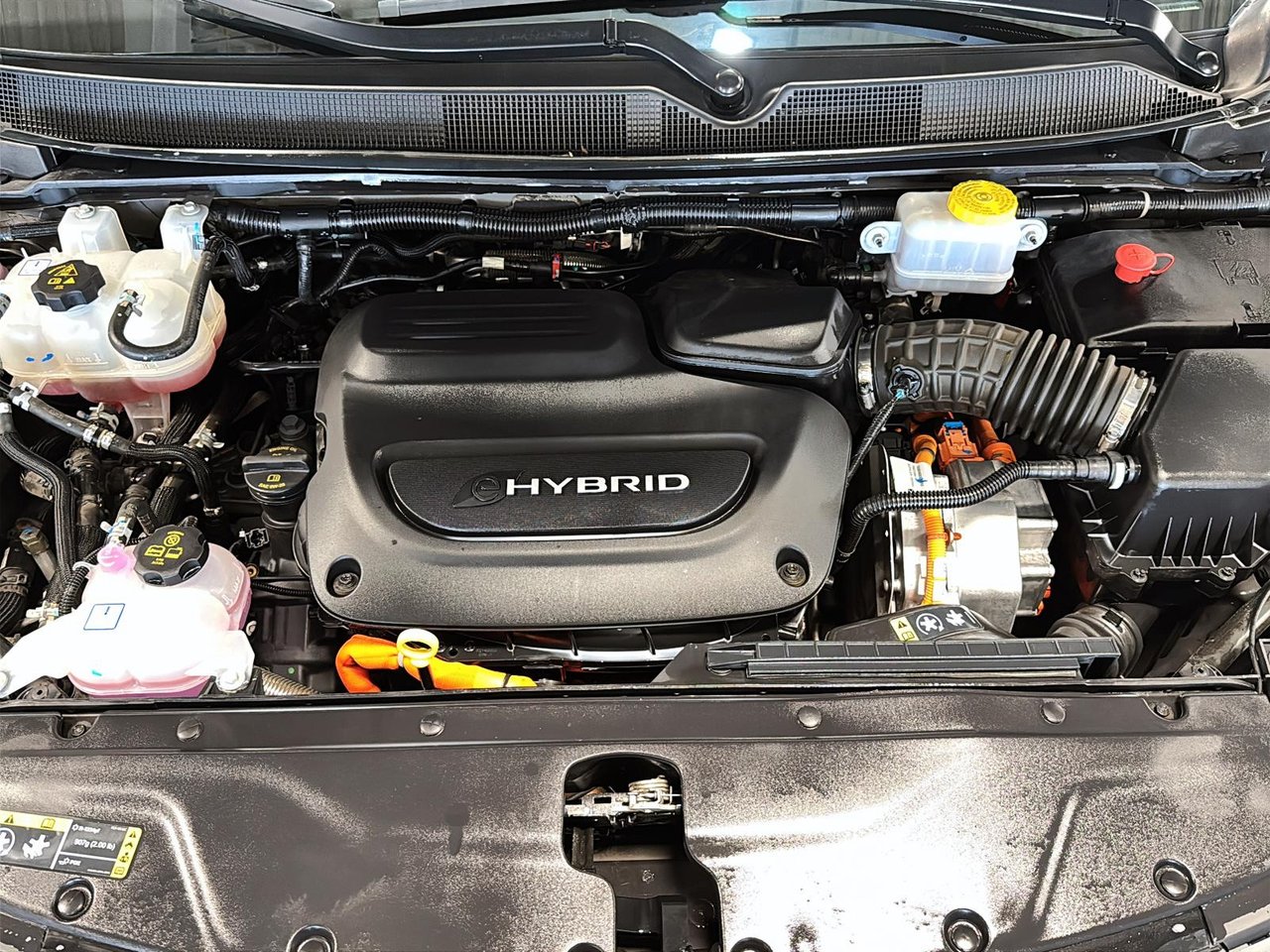 Chrysler Pacifica Hybrid Touring L 2023-7