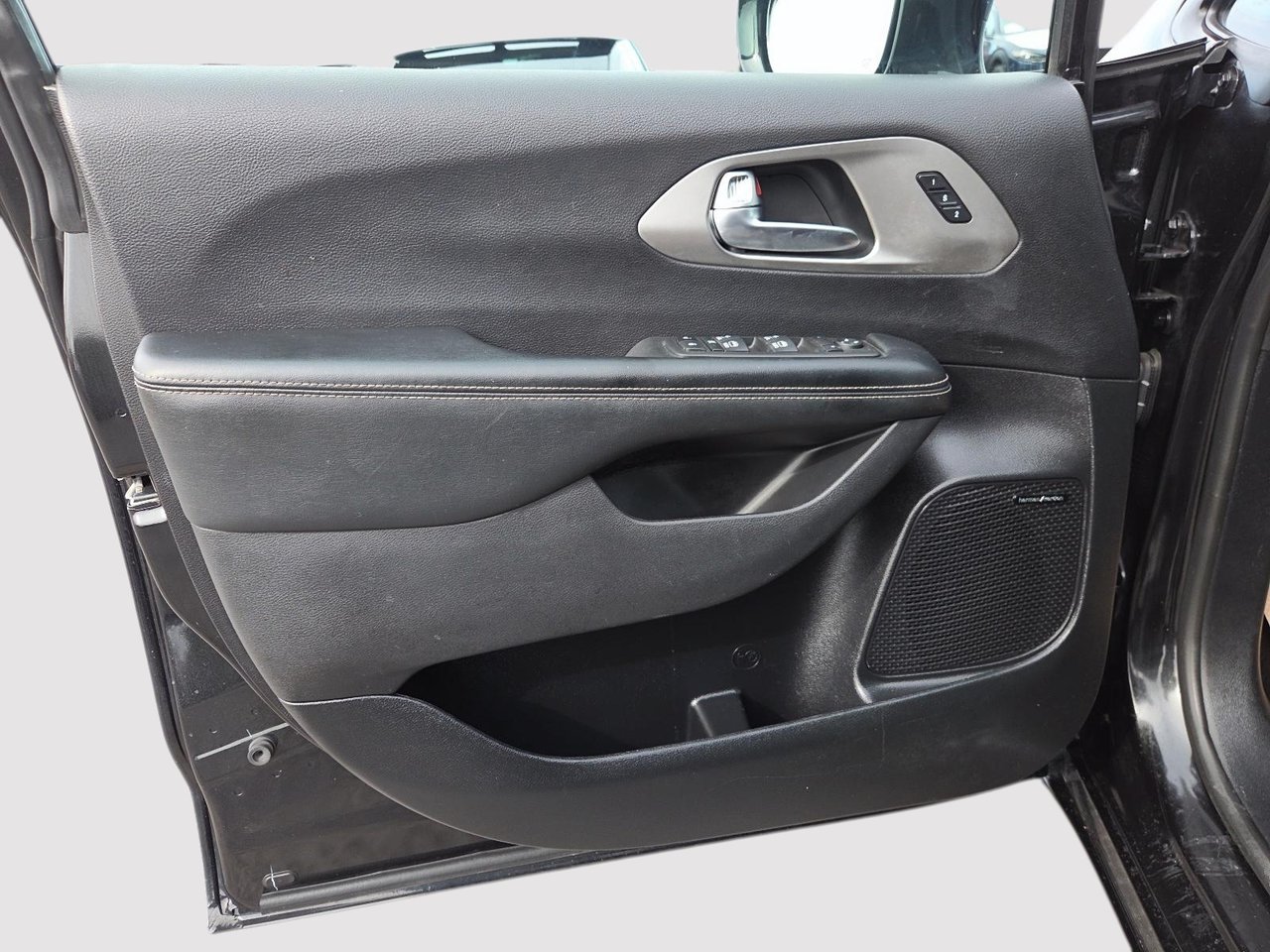 2022 Chrysler Pacifica Limited AWD Apparence S-10