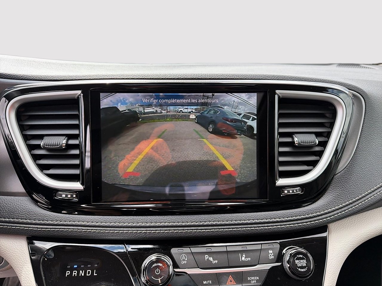 Chrysler Pacifica Touring L 2022-16