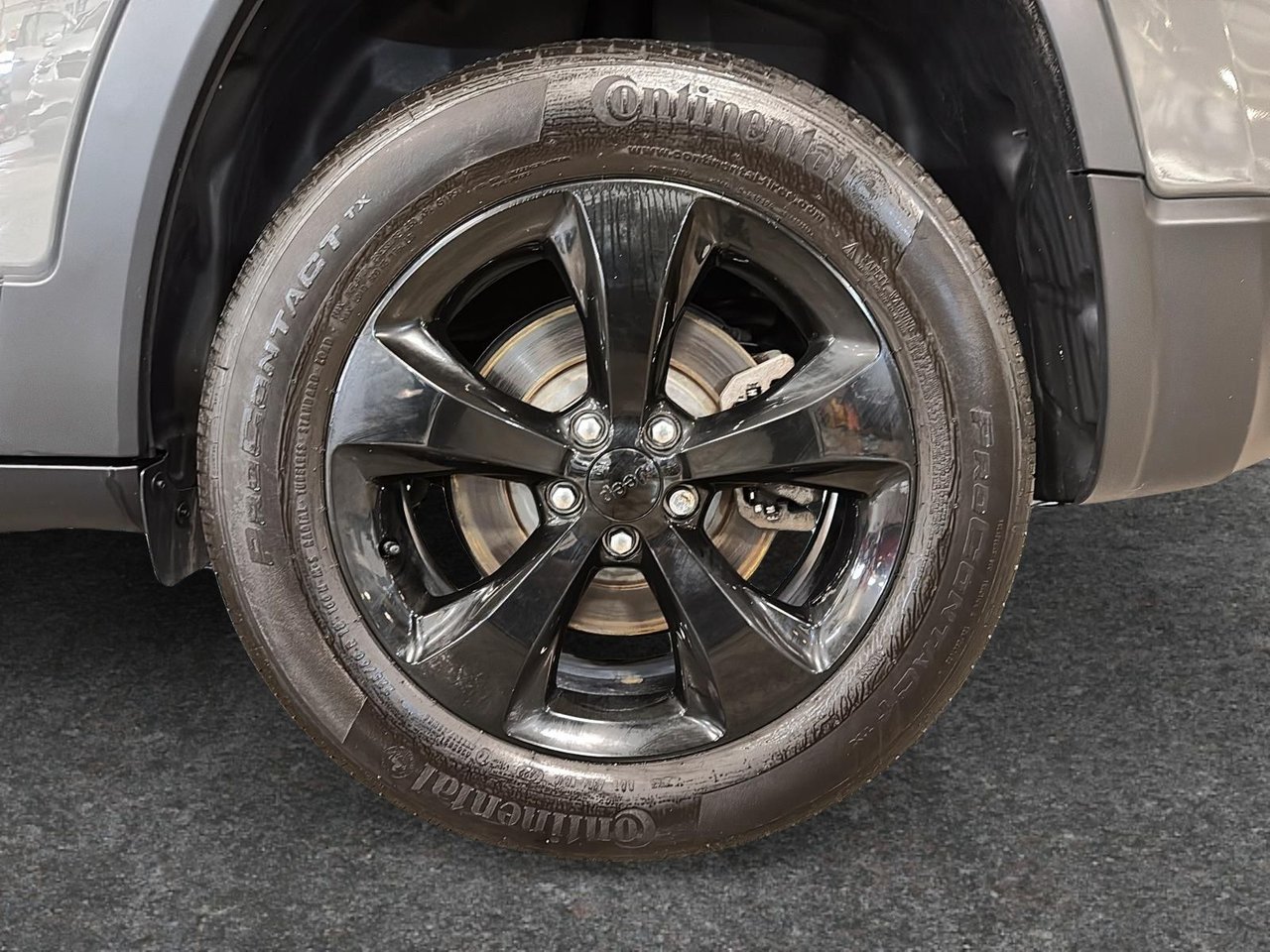 2023 Jeep Cherokee Altitude-6