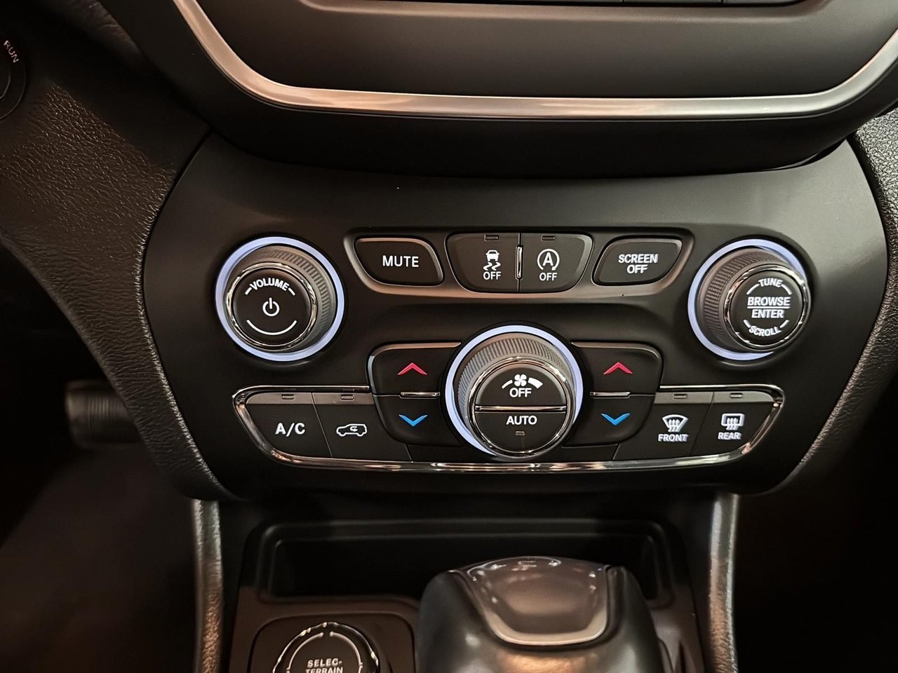 2023 Jeep Cherokee Altitude-13