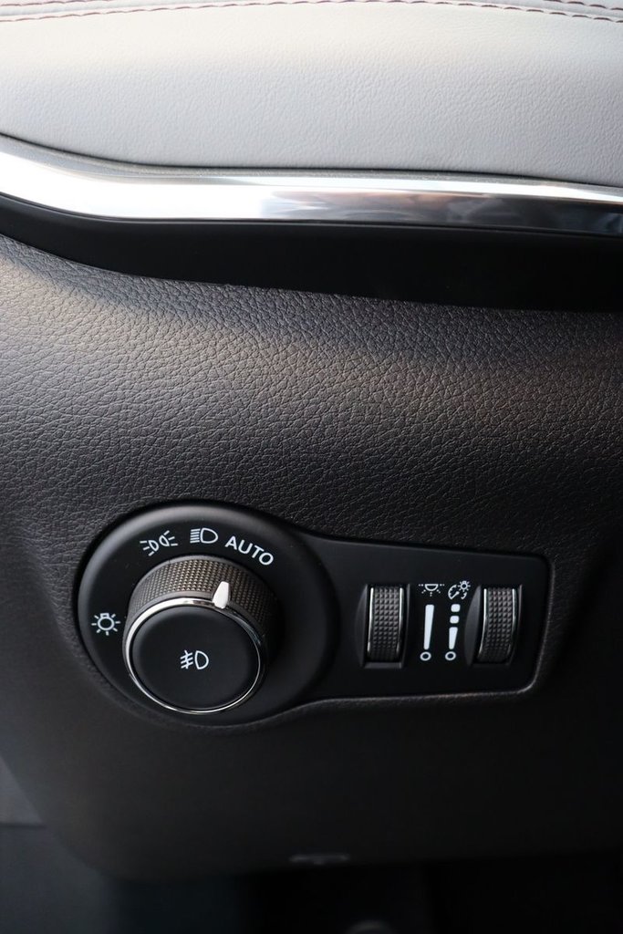 Jeep Compass LIMITED 4X4 2023-18